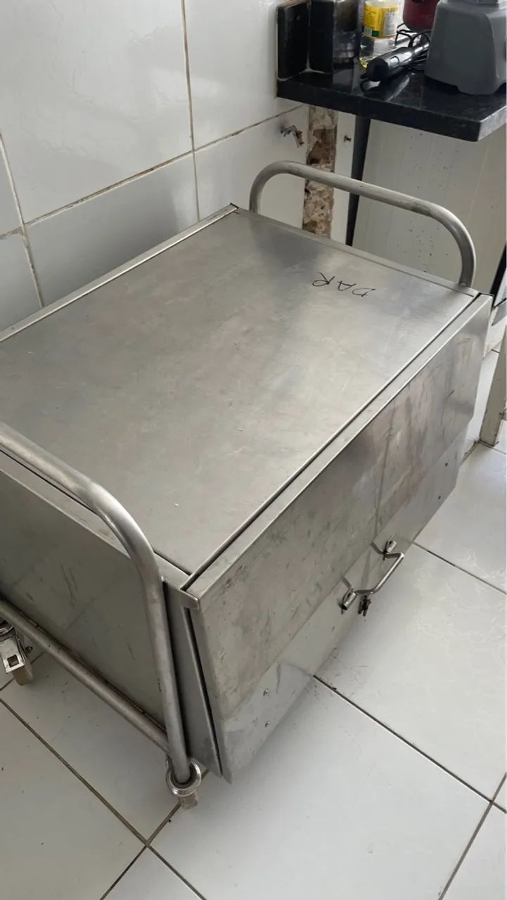Carrinho de aço inox 