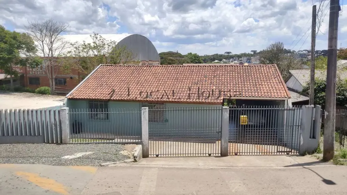 Duas Casas com Amplo Terreno à Venda na Barreirinha Curitiba