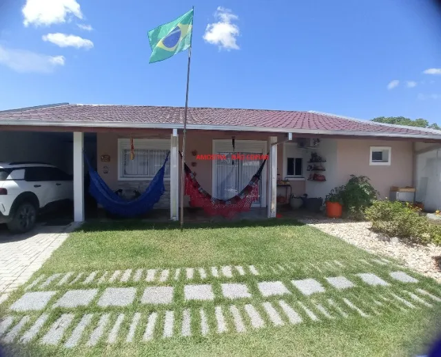 Venda de Casa ampla no Centro de Araquari - SC. Averbada