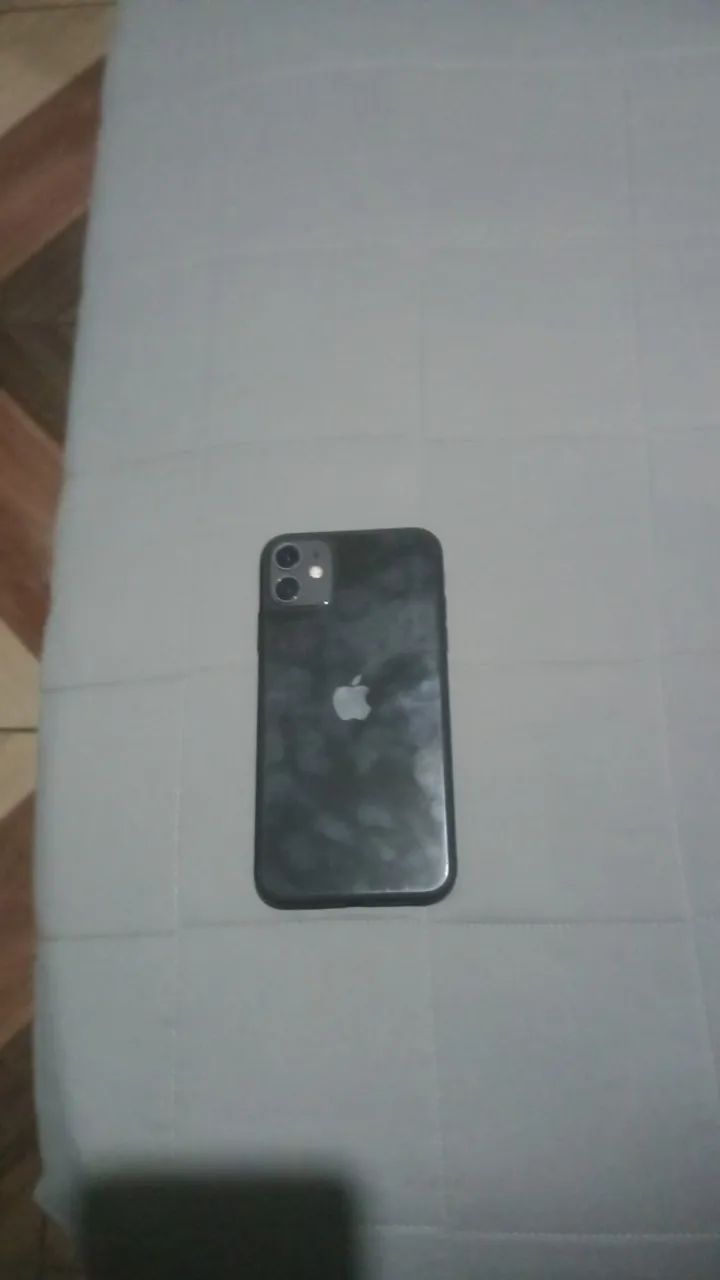 iPhone 11 preto 64 gigas completo na caixa zerado 
