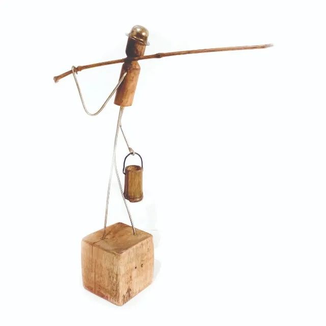 Escultura Rústica de Pescador - Arte Sustentável e Cheia de História - Foto 5