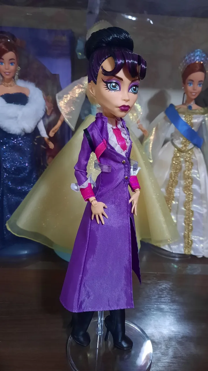 Boneca Monster High - Diretora Sem Cabeça