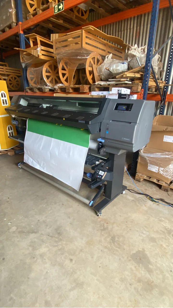 Plotter  HP 335 látex