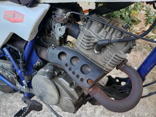 motor CB200 Strada