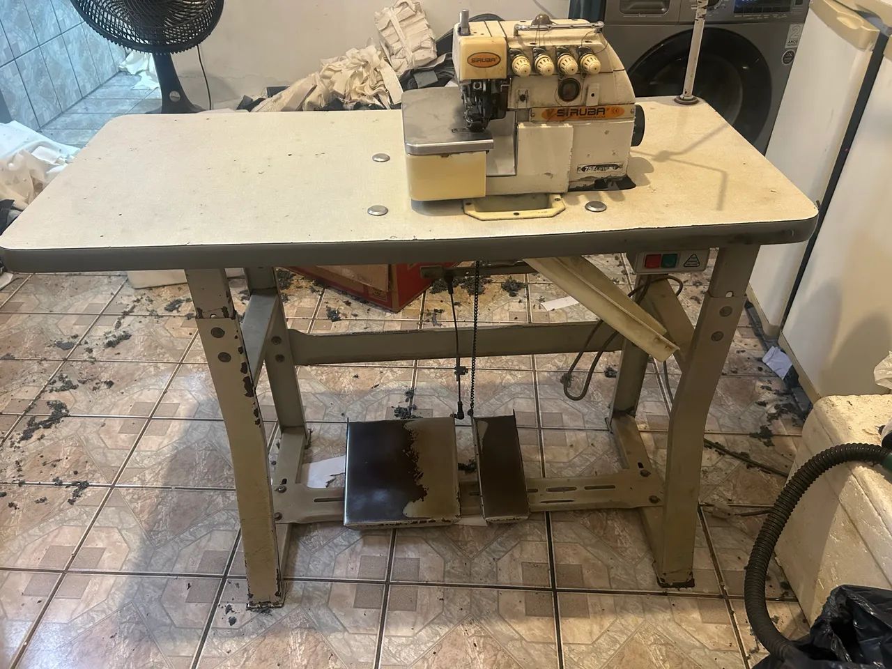 Vendo Overlock Siruba em ótimo estado de conservação  - Foto 3