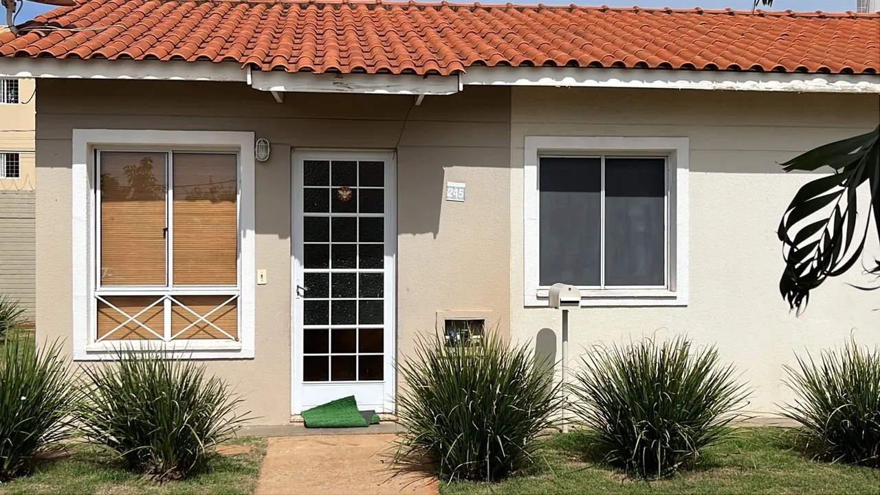 Casa em condomínio fechado - aluga-se