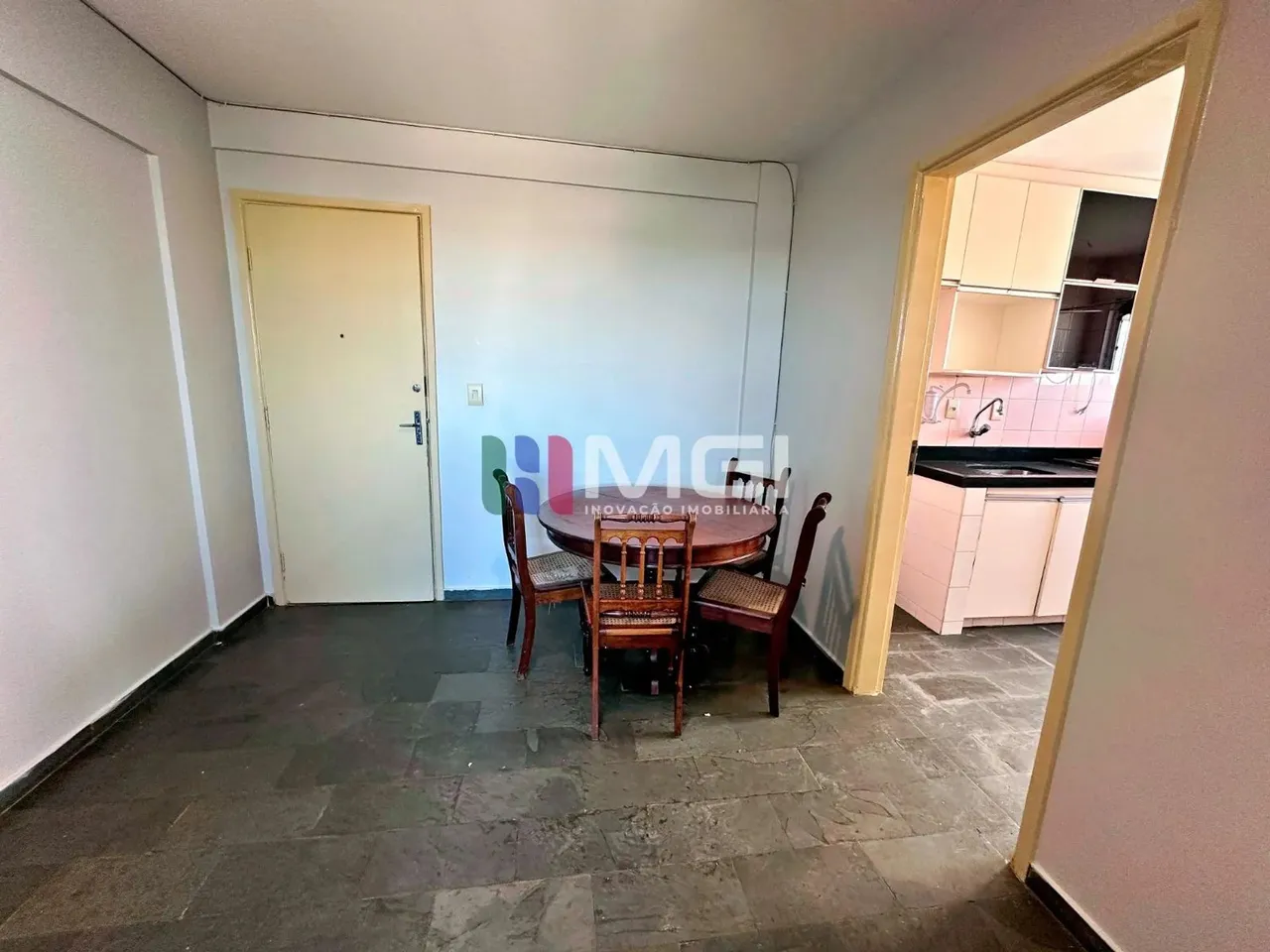 Aluguel Jardim América 2 quartos semi mobiliado 80m2