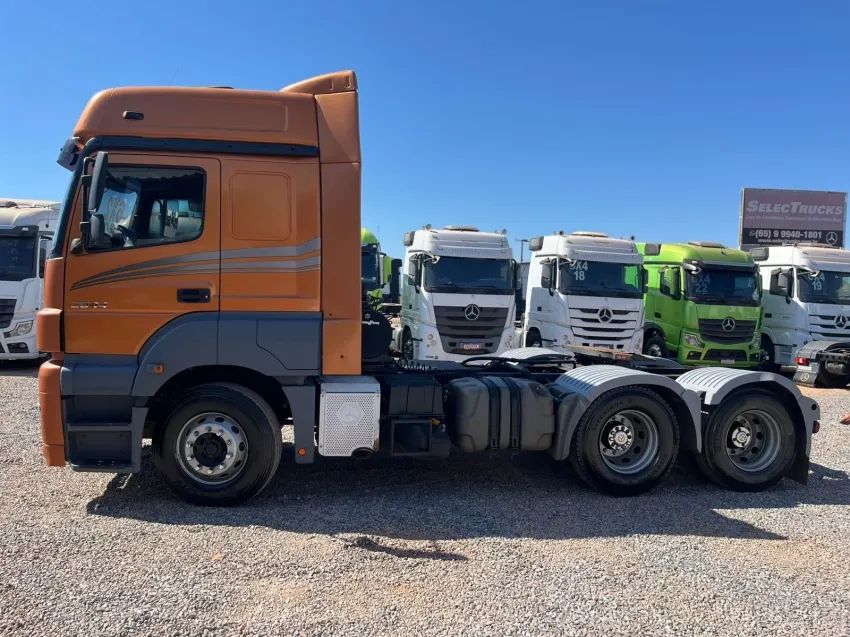 MB Axor 2544S ano 21/22, Pneus novos, Suspensão de Mola E Kit Hidráulico - Foto 4