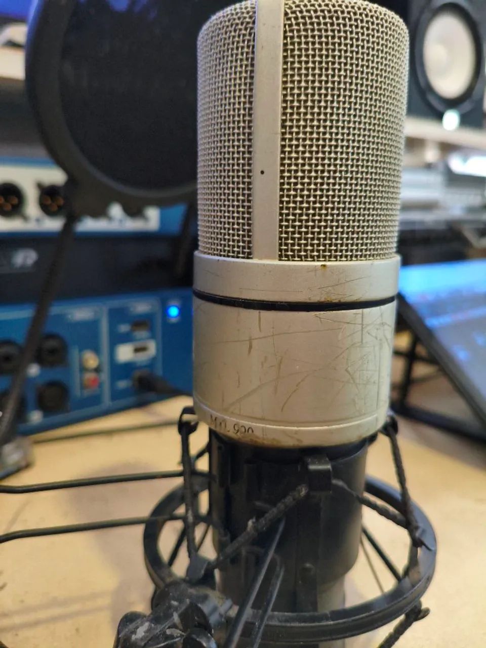 MXL Condenser Microphone - Professional Quality64312828108289123
