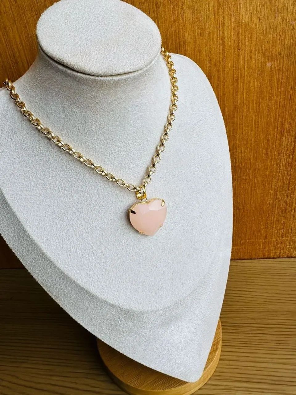 Colar de corrente com pingente de coração 