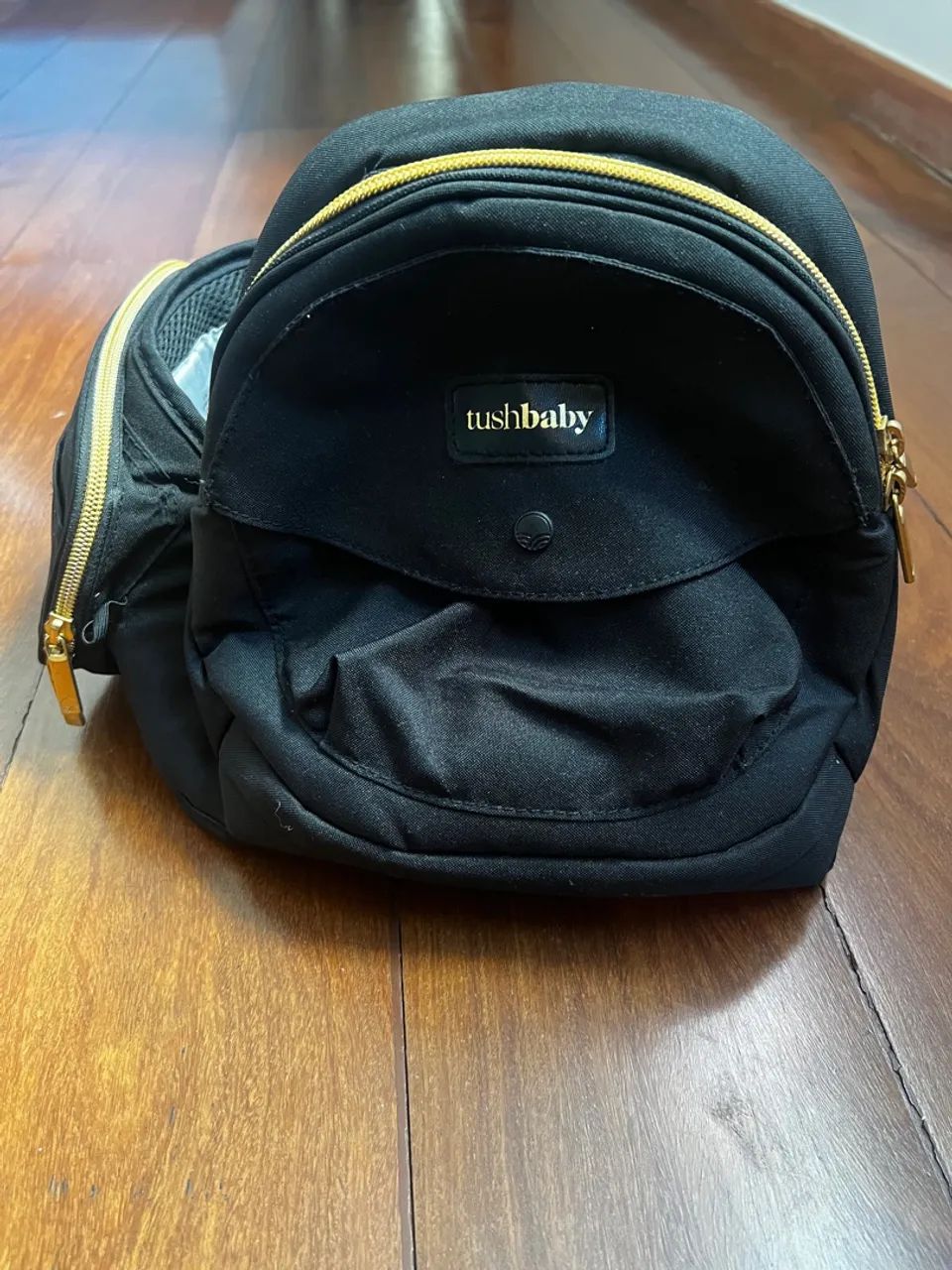 Canguru Ergonômico Tushbaby com Bolsos e Extensor - Foto 3