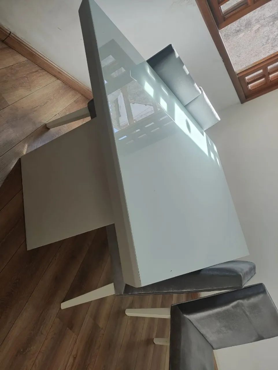 Mesa de Jantar Branca (laca/tampo com vidro) + 4 cadeiras  - Foto 4