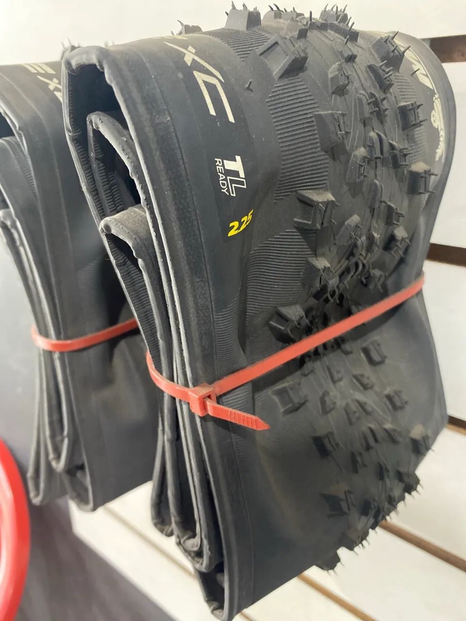 Par de Pneus Michelin Force XC TL 2.25 - Foto 2
