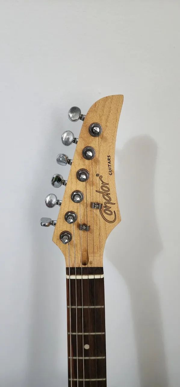 Guitarra Condor com capa - Foto 3