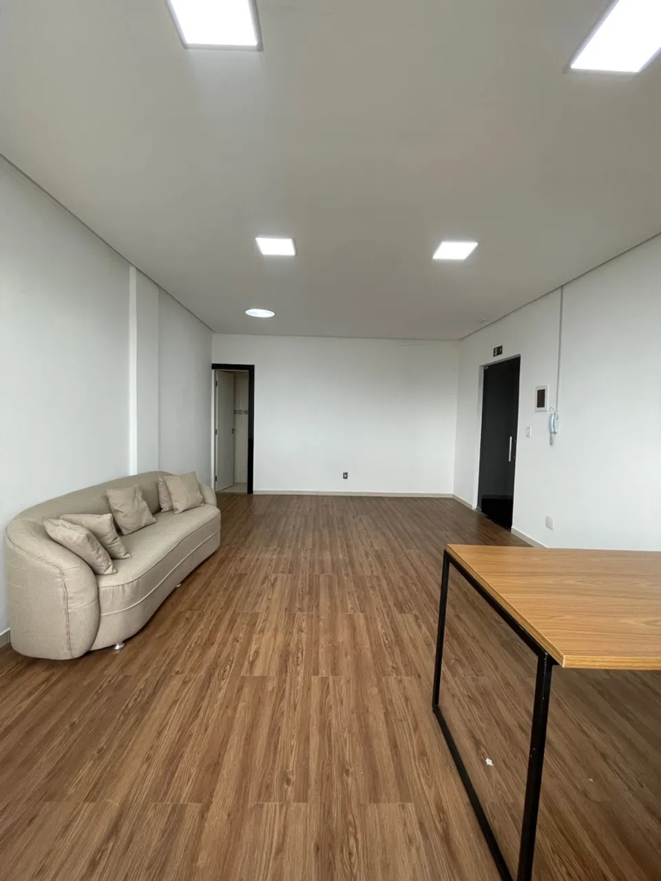 Sala comercial no Vieiralves - R$ 2 mil