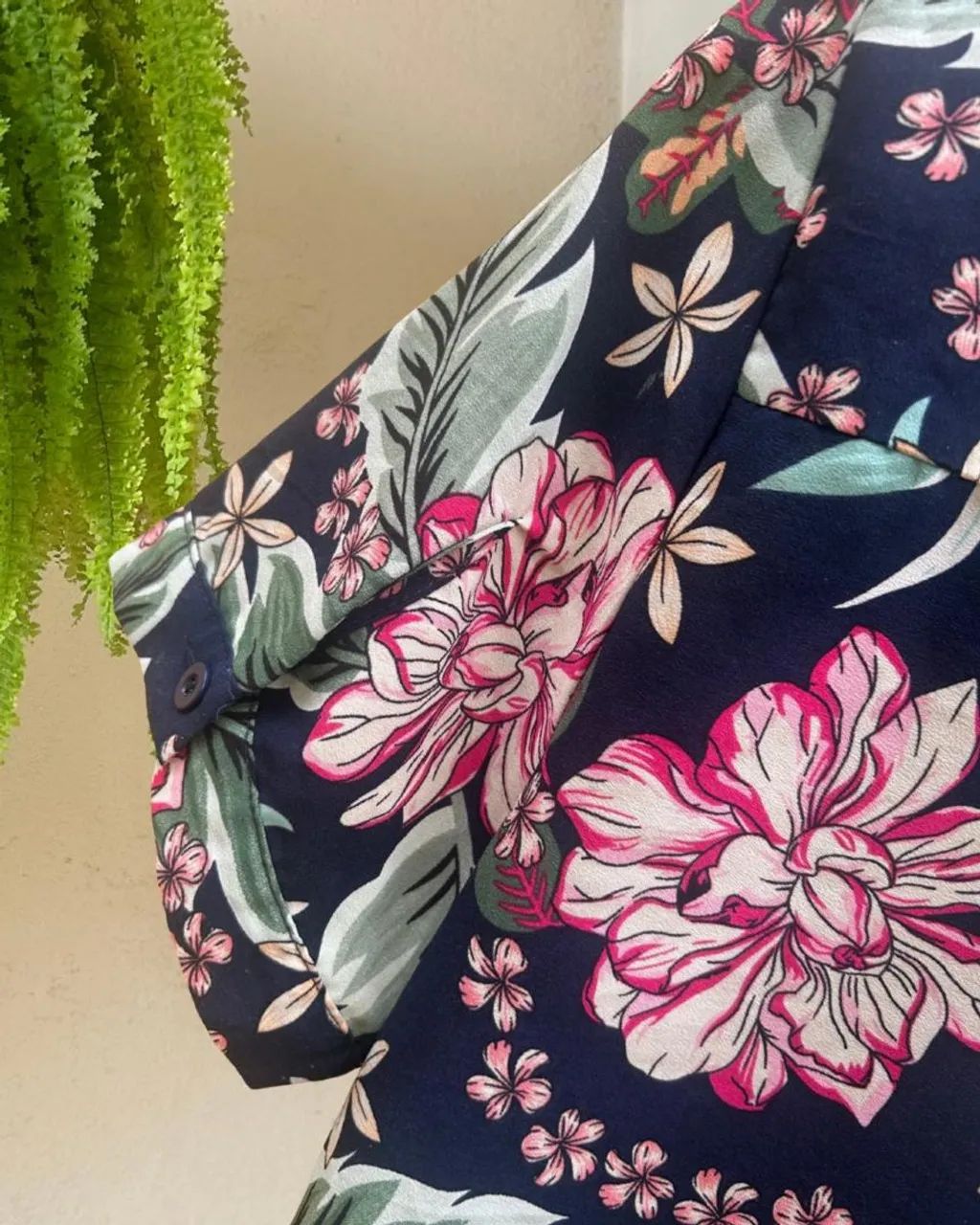 Roupa feminina está como novo.  - Foto 3