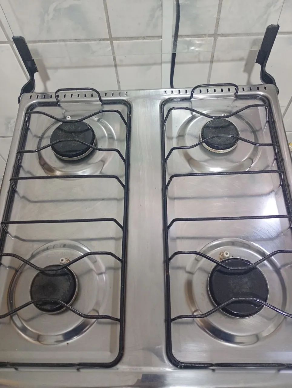 Vende-se fogão semi-novo com botij e mangueira de gás . - Foto 2