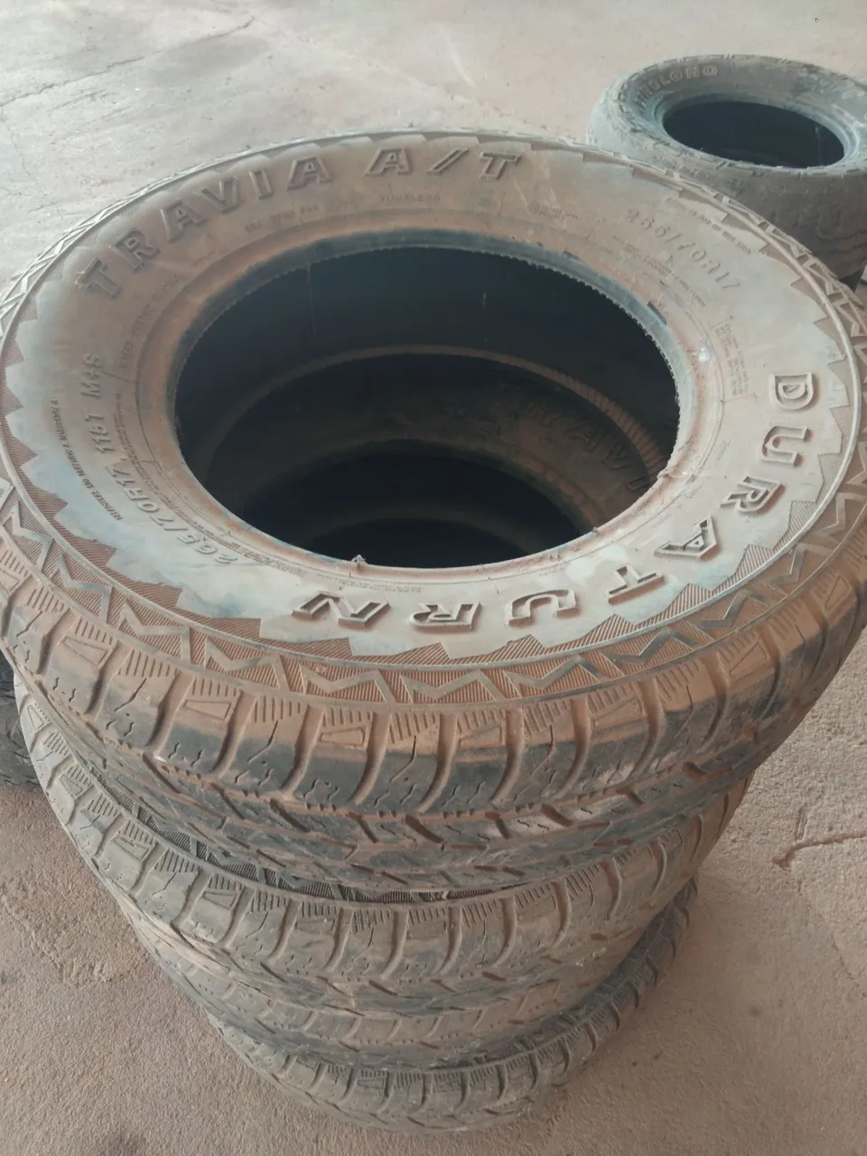 Pneus Duraturn Travia A/T 265/70R17