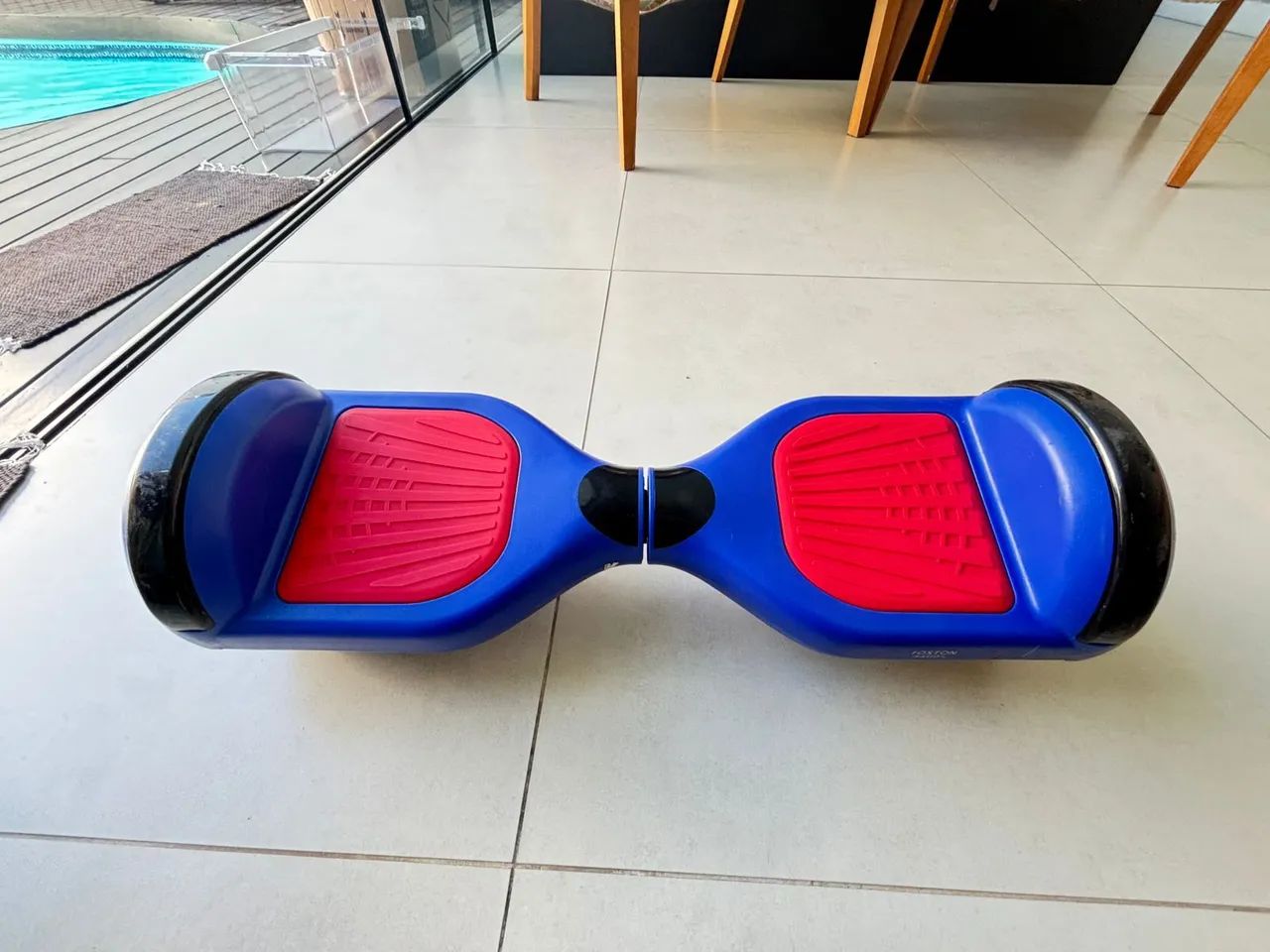 Hoverboard Elétrico Infantil marca Foston modelo 3400S em perfeito estado de conservação.