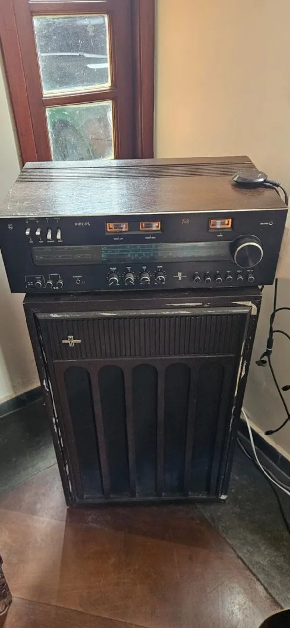 Aparelho de Som Philips 748