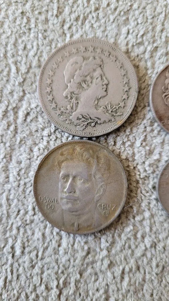 Conjunto de moedas antigas - 400, 300, 200 e 100 mil reis - Foto 5