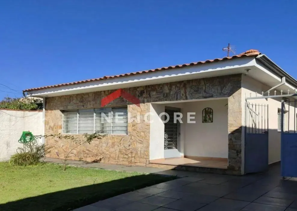 Casa em Avenida Mariano Souza Mello - Vila Mogilar - Mogi das Cruzes/SP