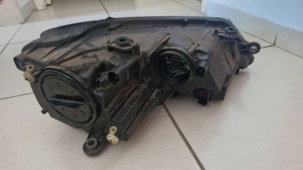 Par de Farol Dianteiro Jetta MK6 2012 - Foto 3