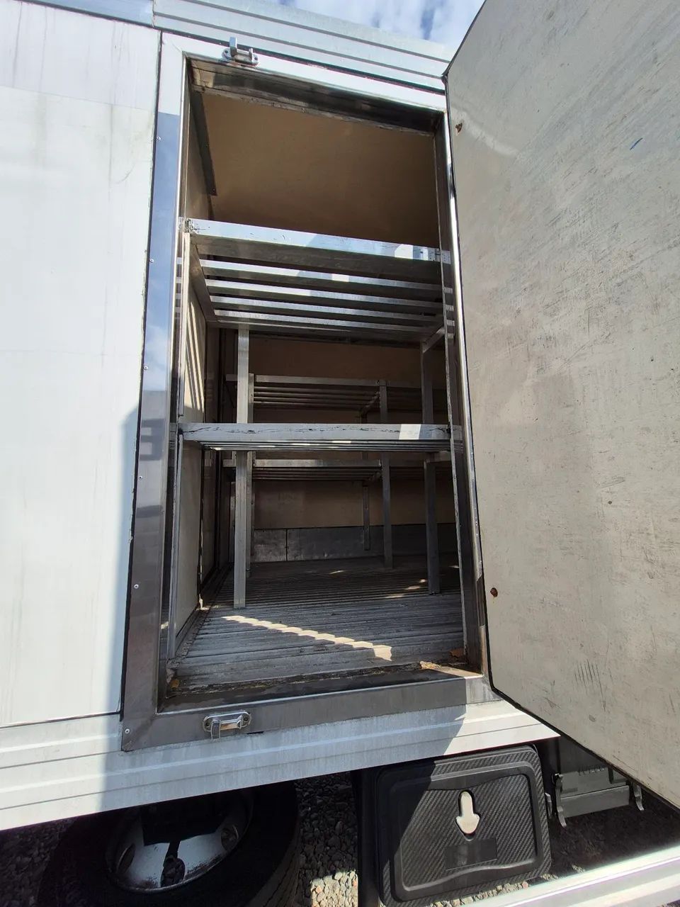 Iveco Tector 11-190 câmara fria  - Foto 8