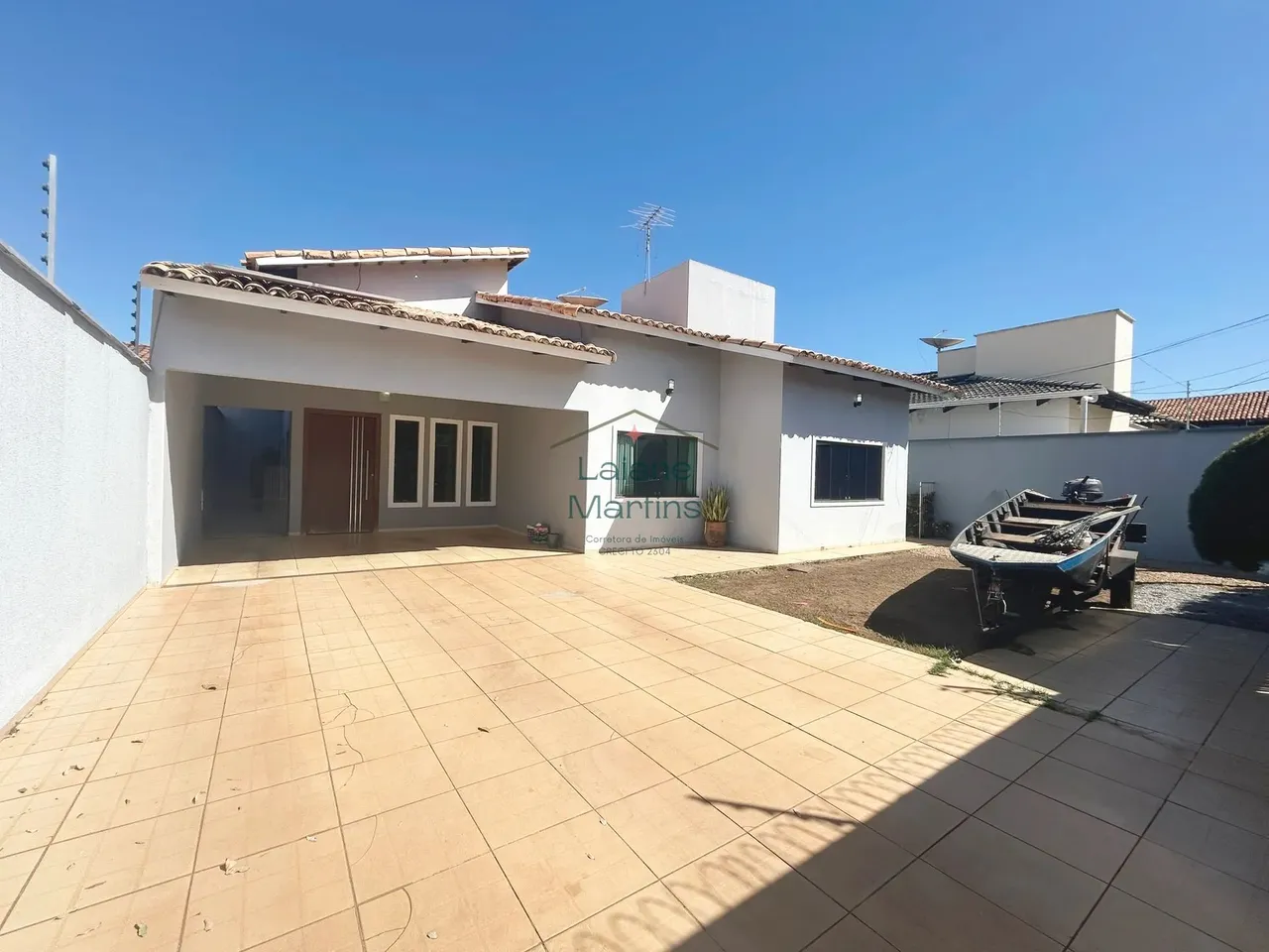 Alugo casa na 603 sul - 3 suítes plenas + escritório - energia solar e área gourmet