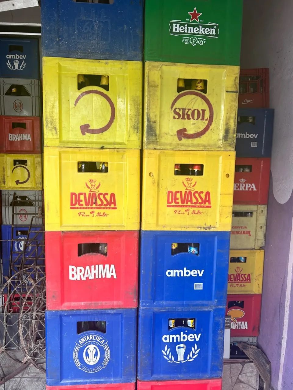 VENDO ENGRADADOS DE CERVEJA COMPLETO - Foto 3