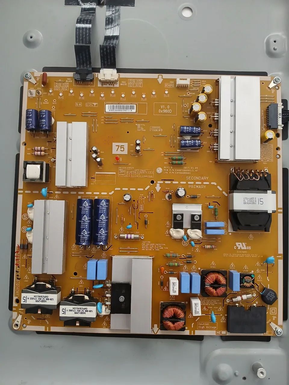 Placas e cabos LG 75 polegadas  - Foto 3