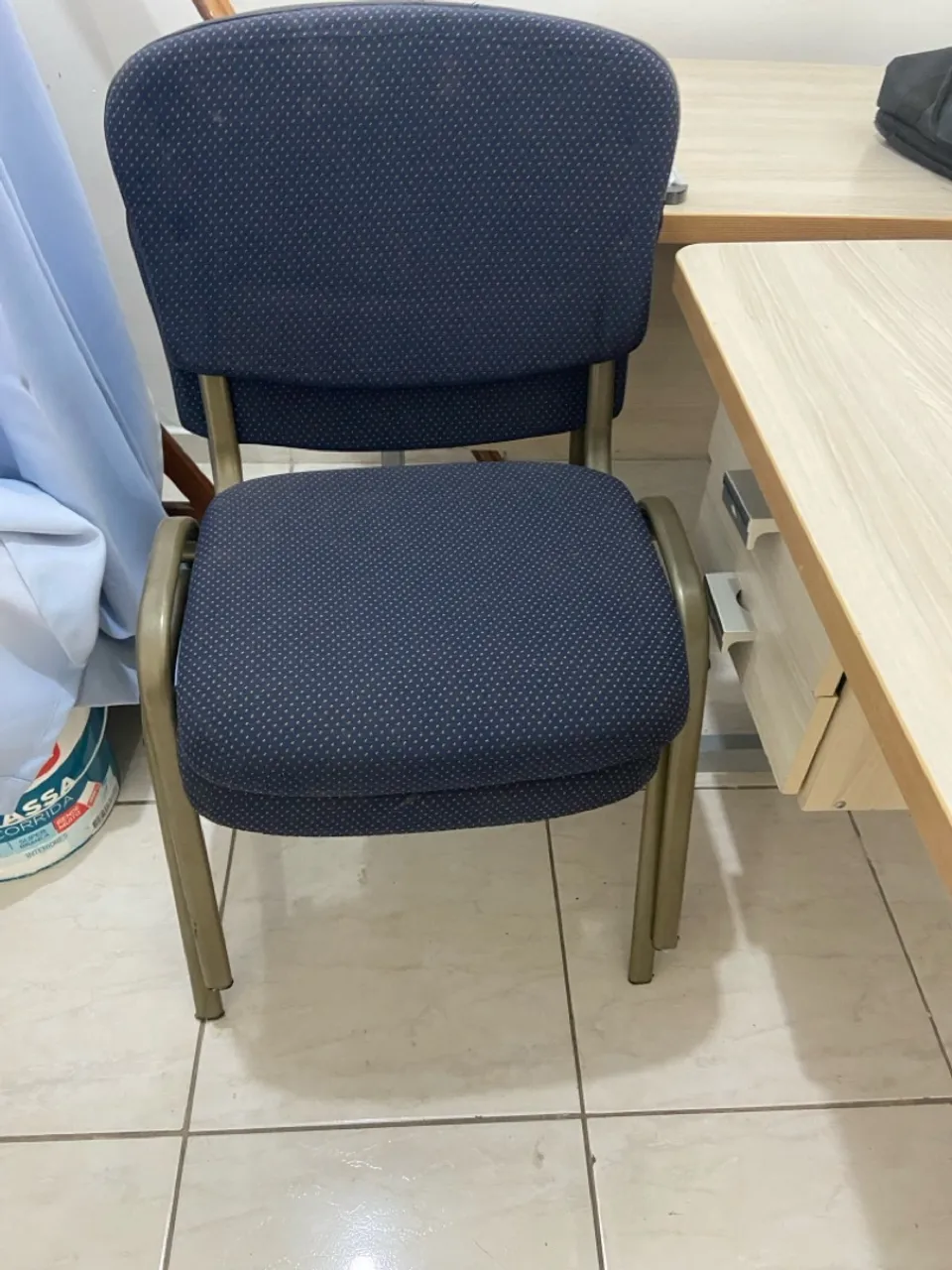 Mesas e cadeiras tudo novo