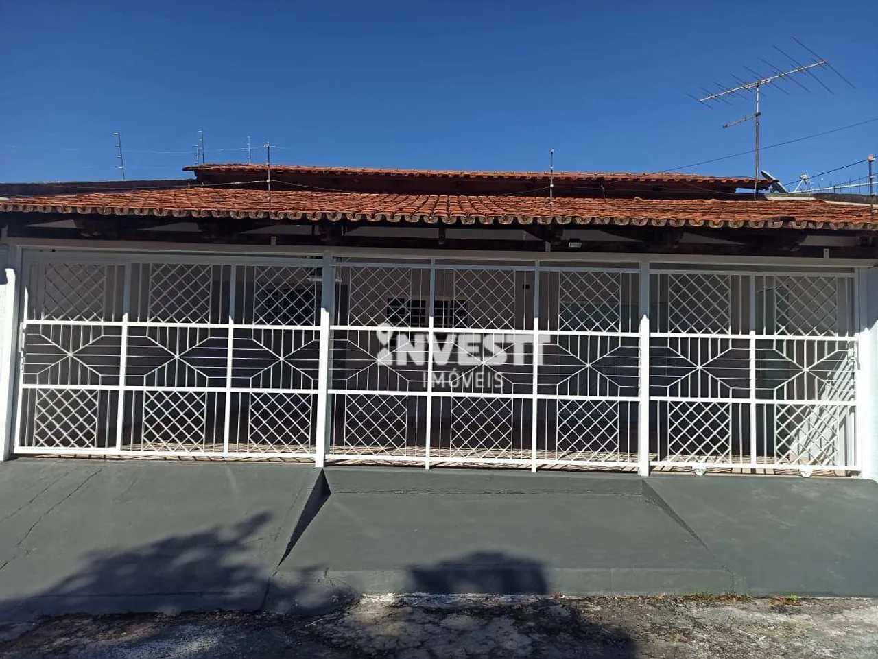 Casa com 3 dormitórios para alugar, 250 m² por R$ 2.760,00/mês - Setor Goiânia 2 - Goiânia