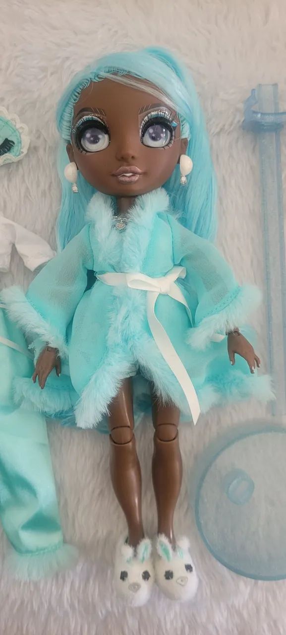 Boneca Rainbow High Robin Slumber Party