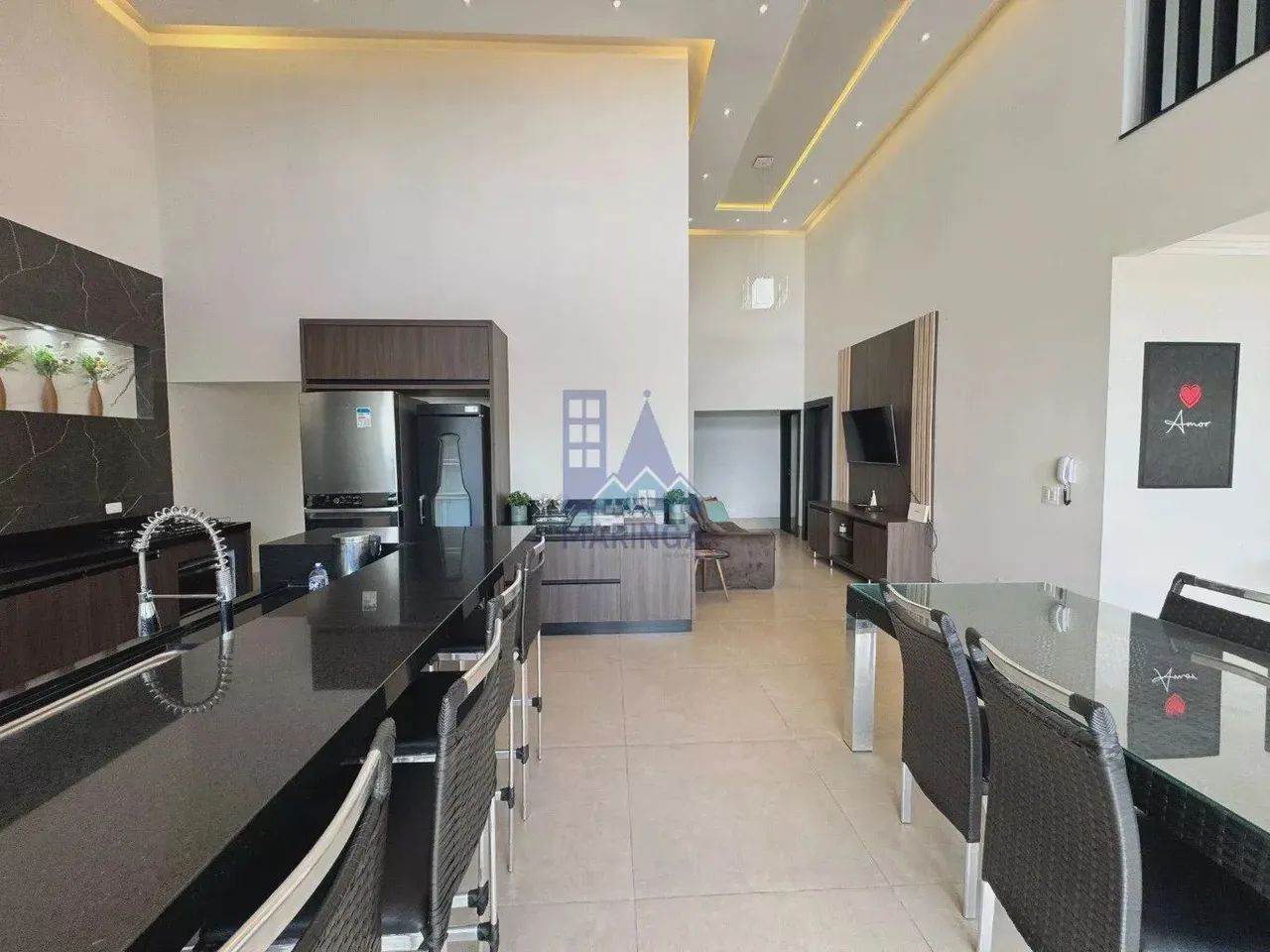 Sobrado mobiliado a venda com 3 suítes, piscina, cozinha gourmet com churrasqueira em Port - Foto 2