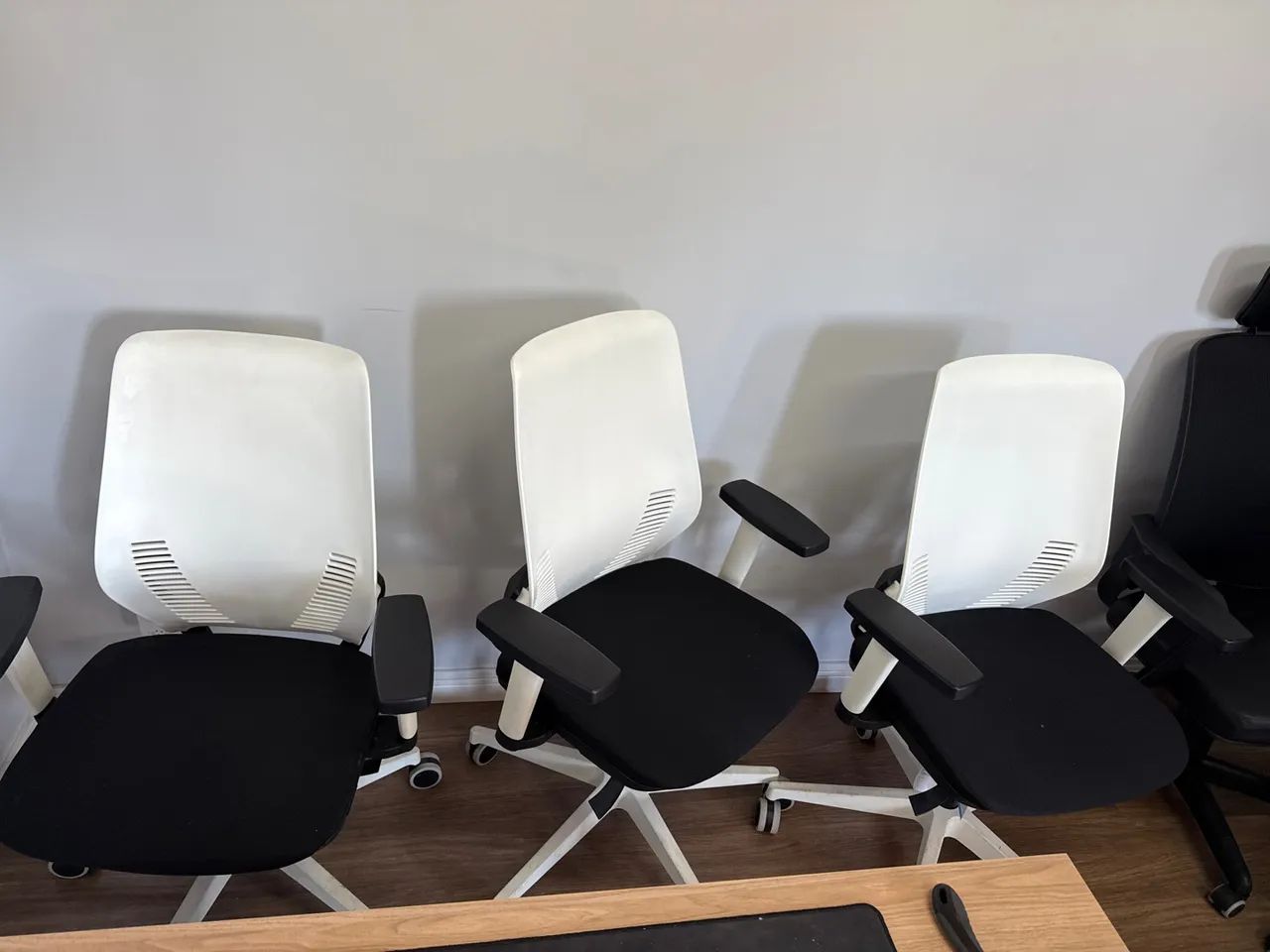 Oferta - Cadeiras de Escritório Ergonômicas - Conforto e Design Moderno