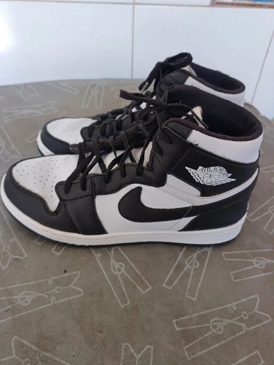 Tênis Nike Air Jordan 1 Mid - Tamanho 38 - Foto 3
