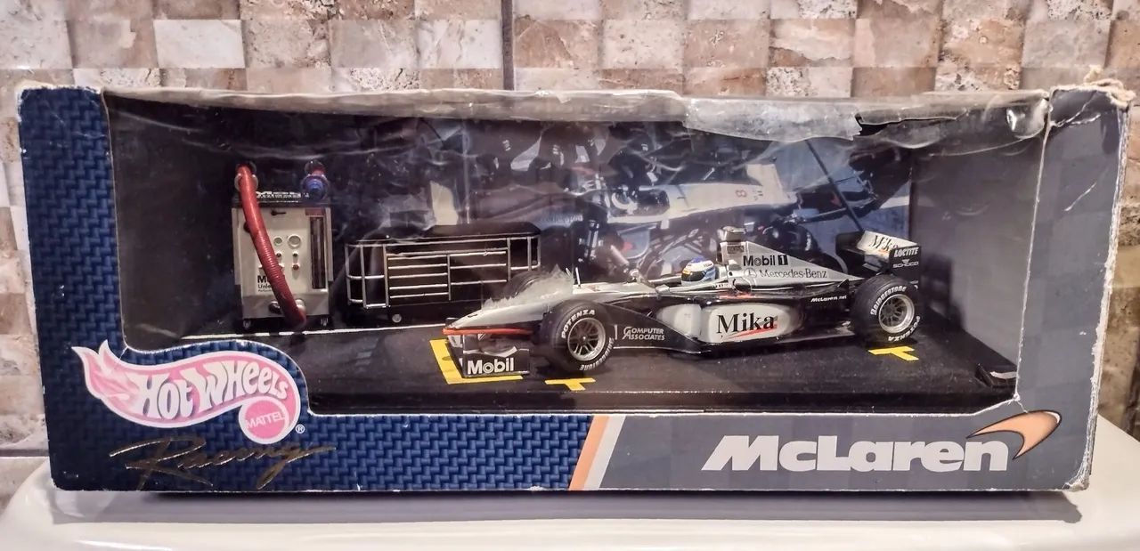 Miniatura Formula 1 Mclaren MP4/14 Mika Hakkinen World Champion 1999 Hot Wheels