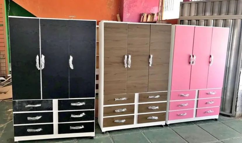 Guarda-roupa 3 Portas com 6 Gavetas em madeira de bloco - Foto 3