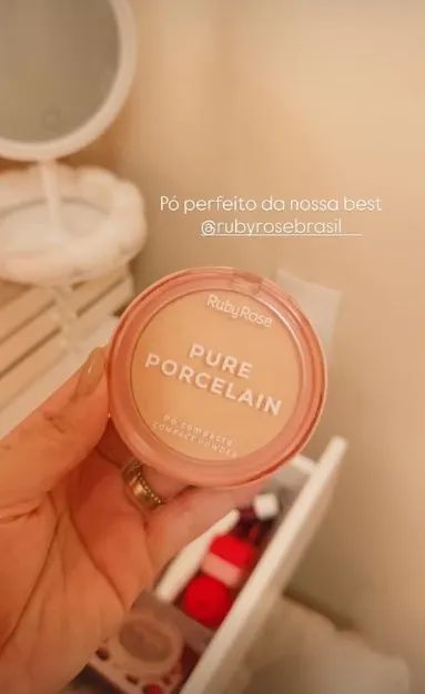 Pó compacto Pure Porcelain da Ruby Rose, perfeito para sua maquiagem