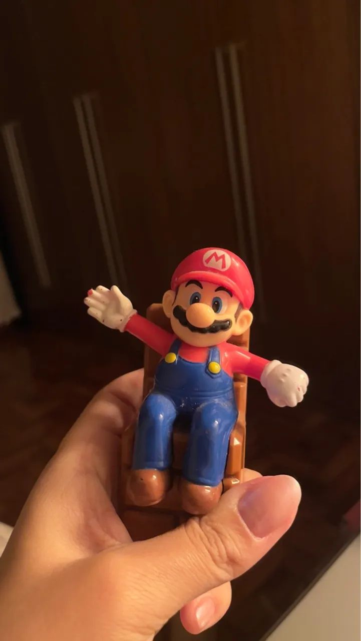 Boneco Mario sentado no bloco - Foto 2