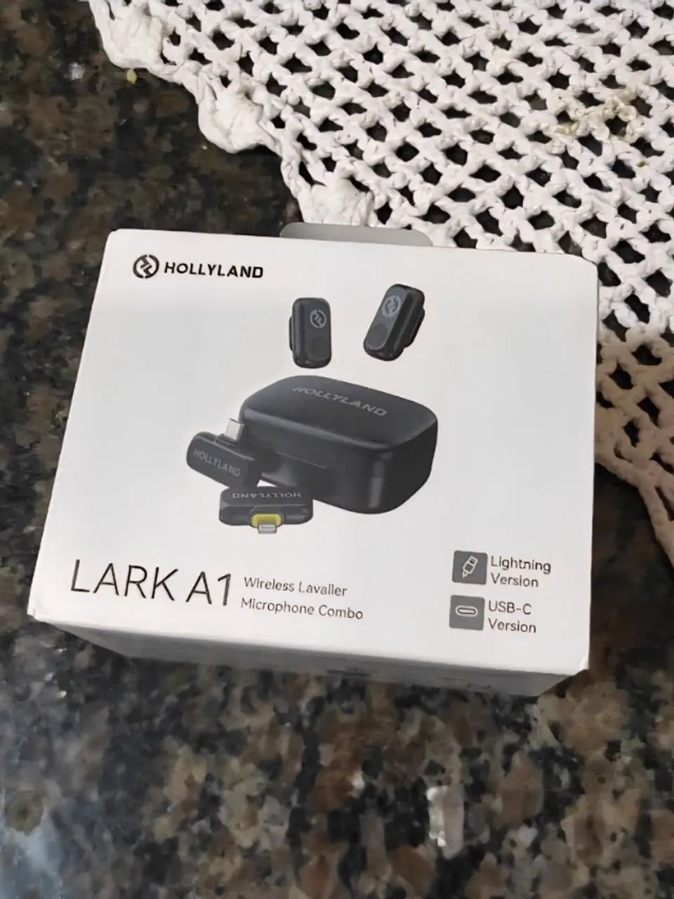 Hollyland Lark A1 Combo Wireless Lavalier Microphone – Brand New and Sealed