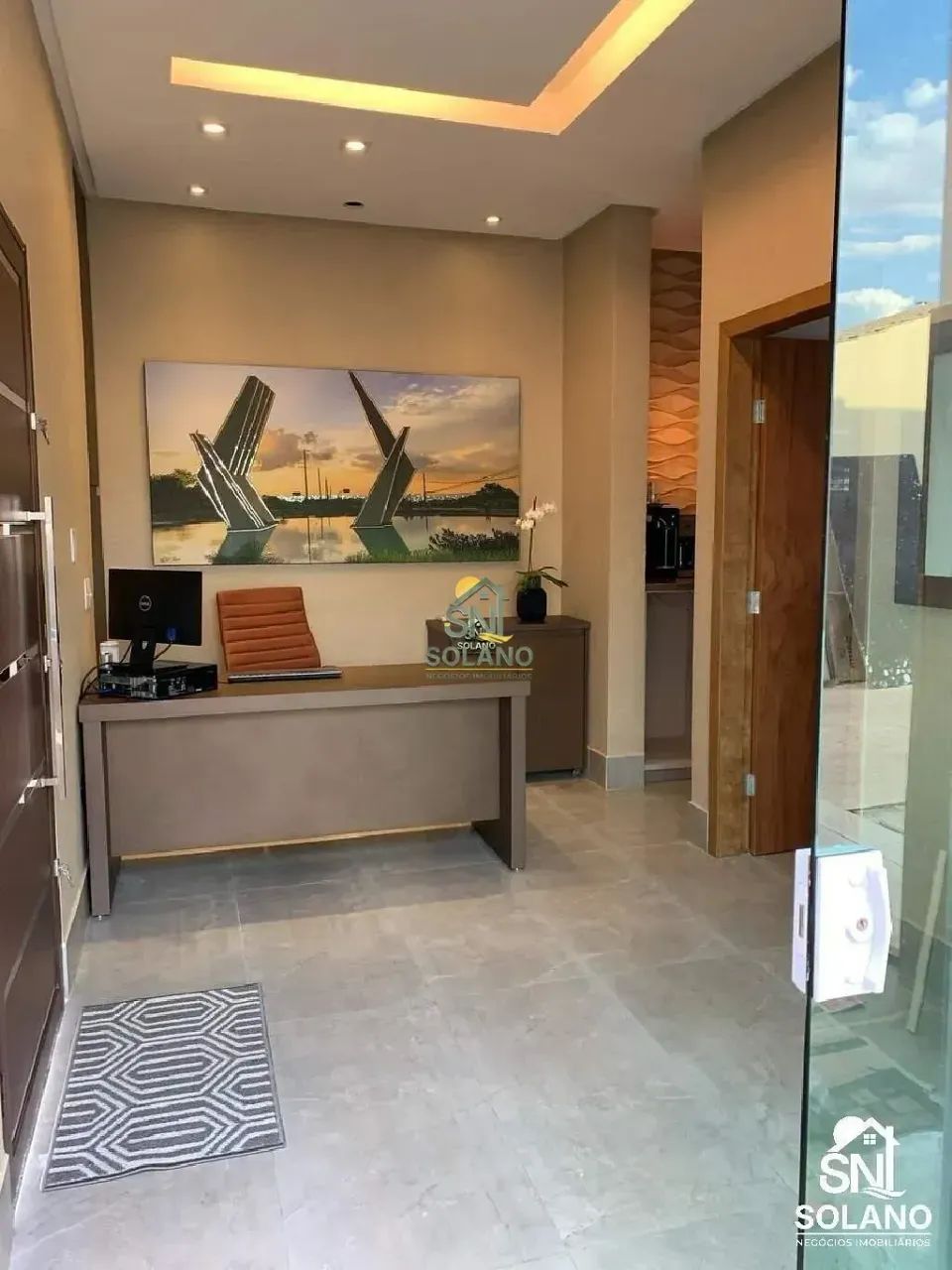 Vendo Belo Imóvel comercial com móveis planejados no escritório