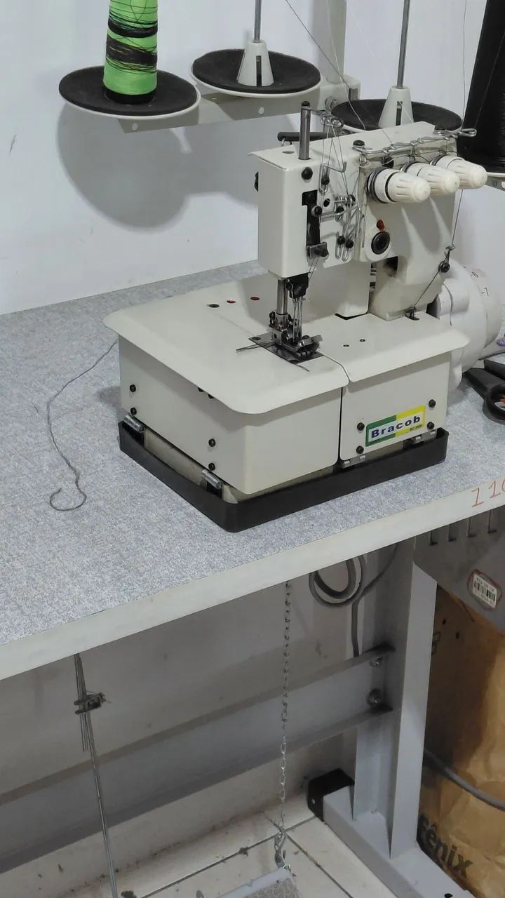 Máquina de costura  - Foto 2