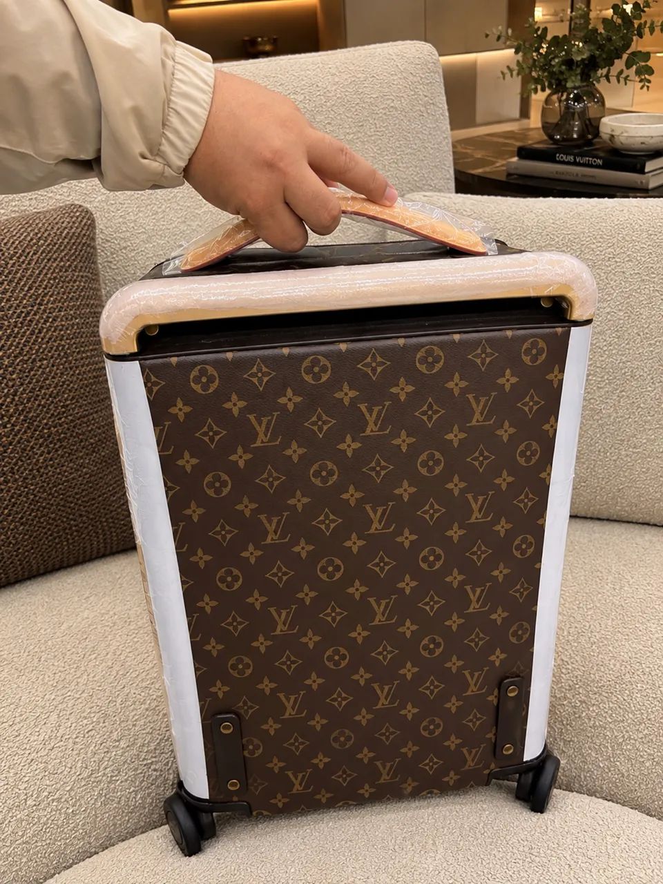 Mala de bordo Louis Vuitton em couro nova  - Foto 2