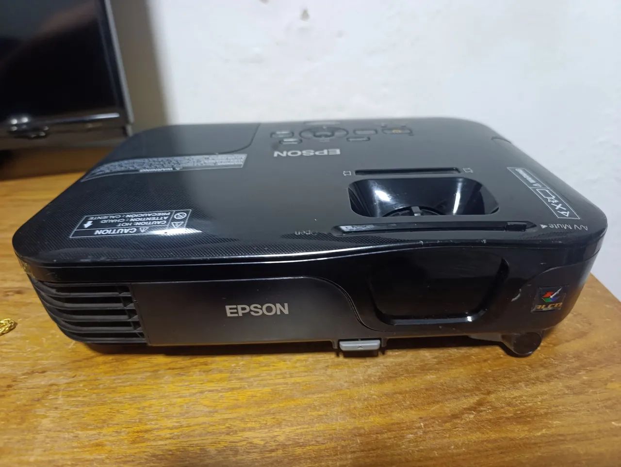 Projetor epson powerlite s12+ 2800 lumens  - Foto 4