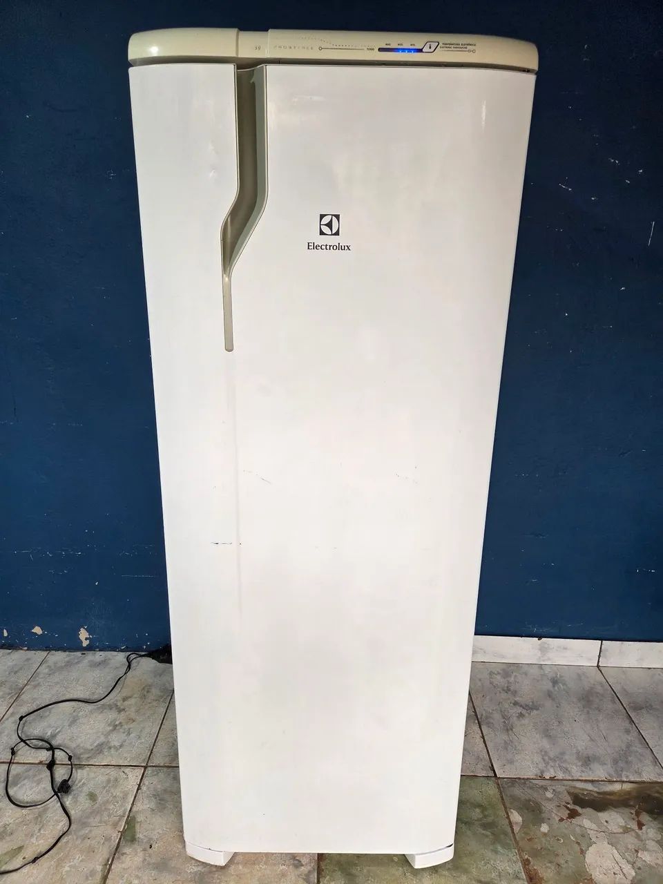 Vendo geladeira Electrolux 