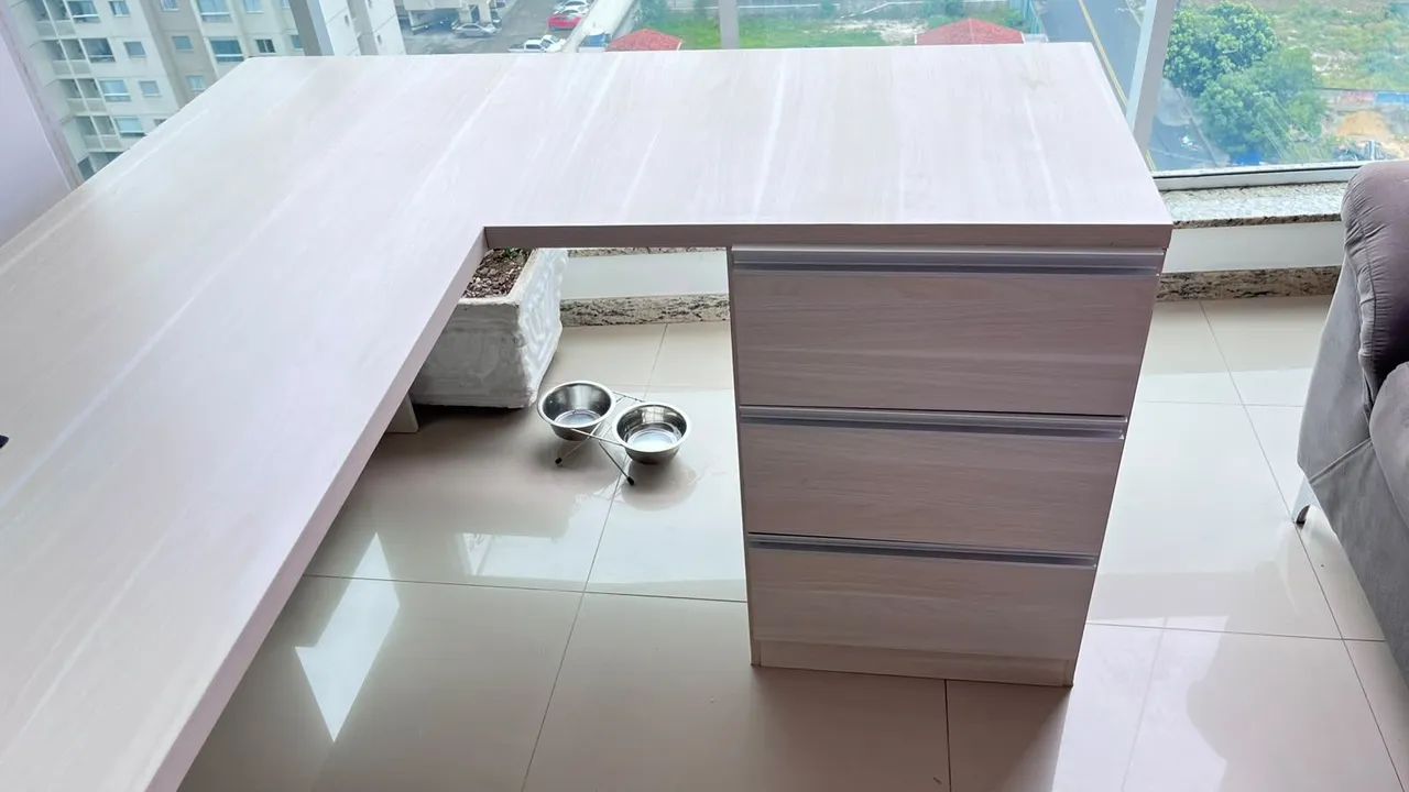 Mesa em L - Móvel Planejado (2,5m por 1,20)