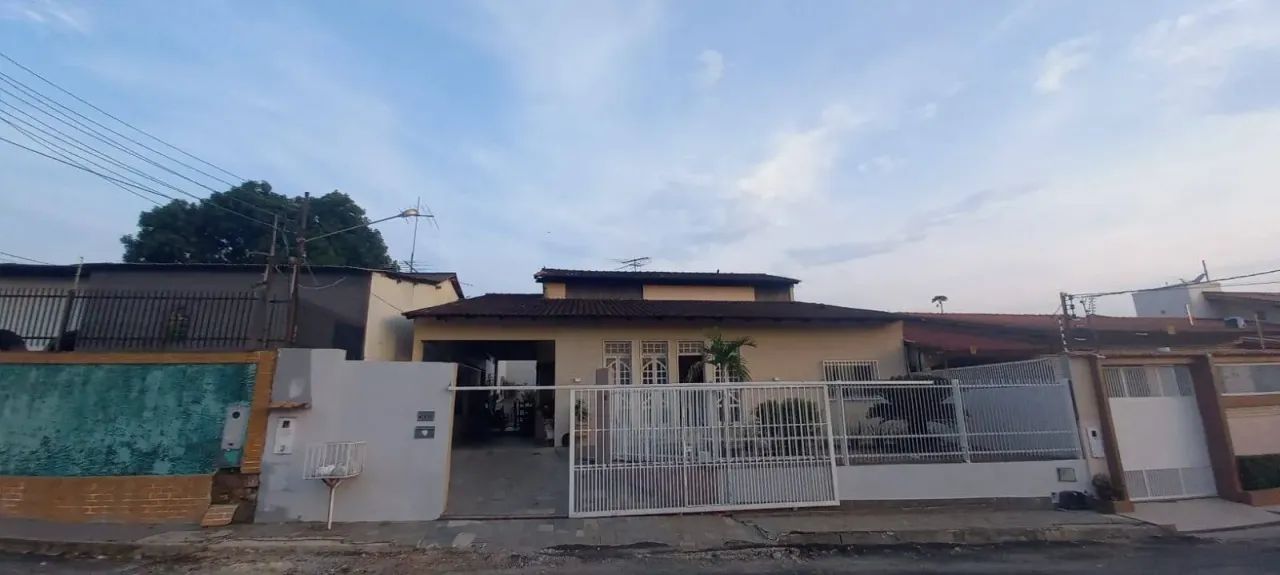 Oportunidade imperdível: Casa espaçosa e completa no Conjunto Tiradentes.