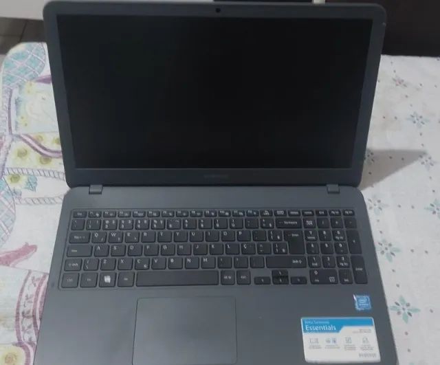 Notebook Samsung Essentials E20 Celeron 4GB RAM HD 500GB